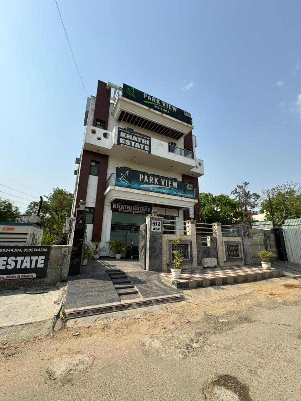 Parkview Residency Hotel Gurgaon Ngoại thất bức ảnh